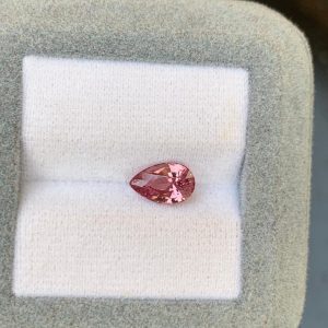 Saphir Rose Poire de 1,50ct - vue principale