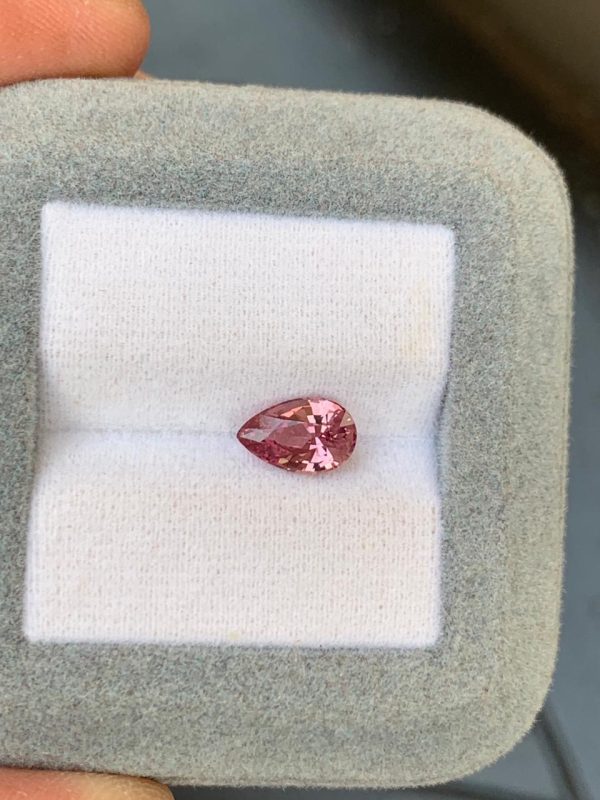 Saphir Rose Poire de 1,50ct - vue principale