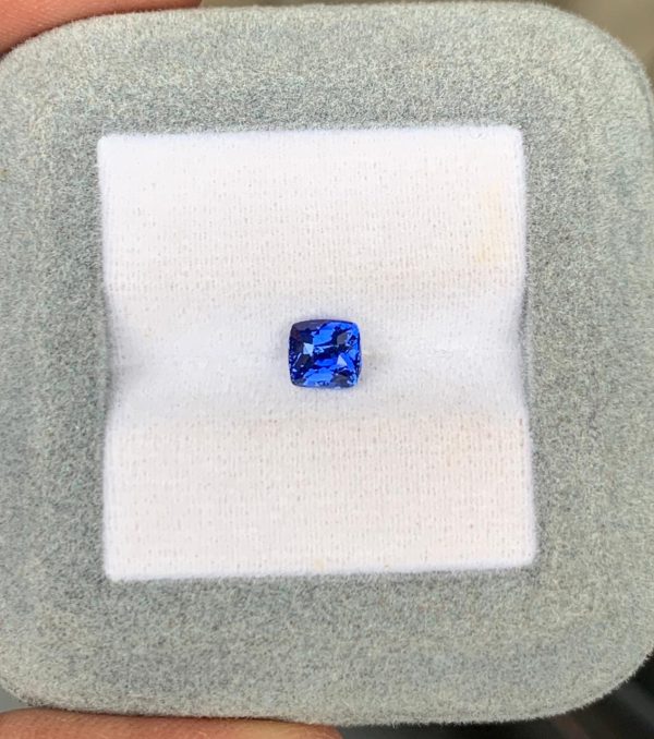 Saphir Bleu Coussin de 1,02ct - vue principale