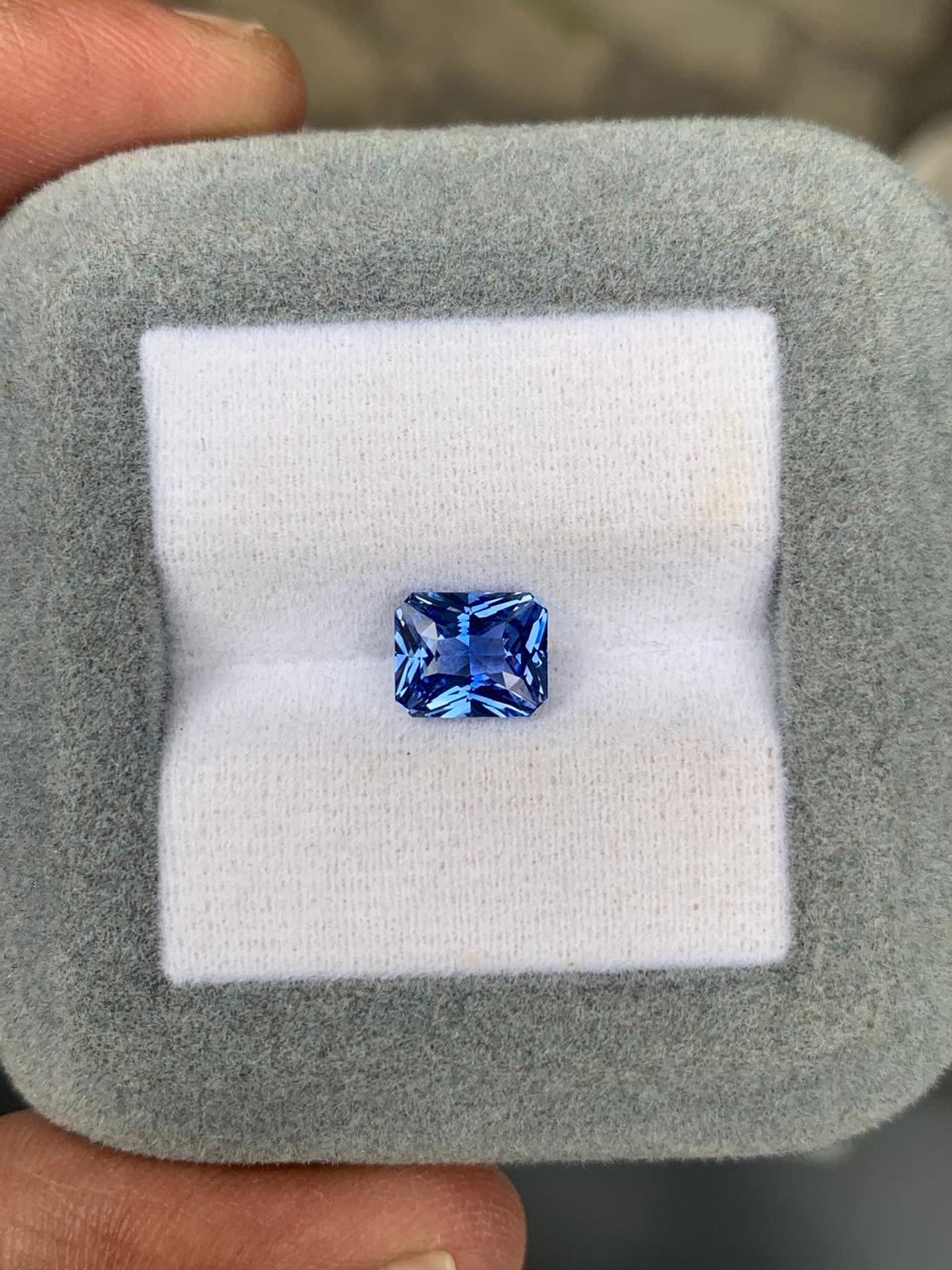 Saphir Bleu Rectangle de 2,05ct - vue 2