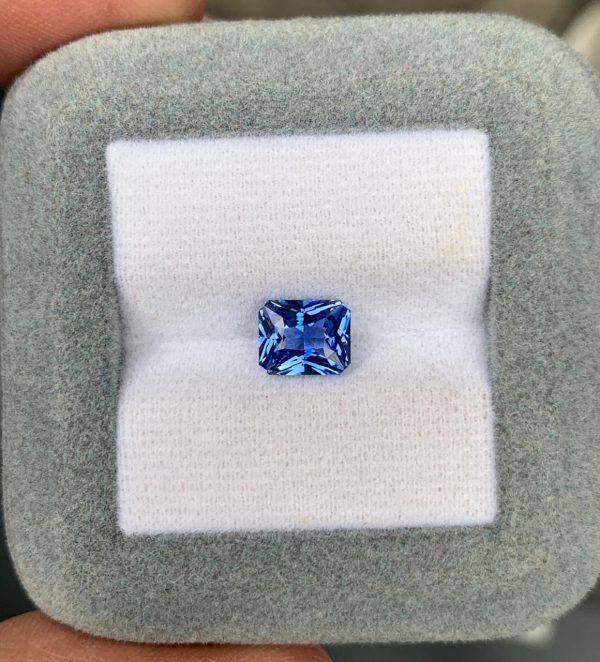 Saphir Bleu Rectangle de 2,05ct - vue principale