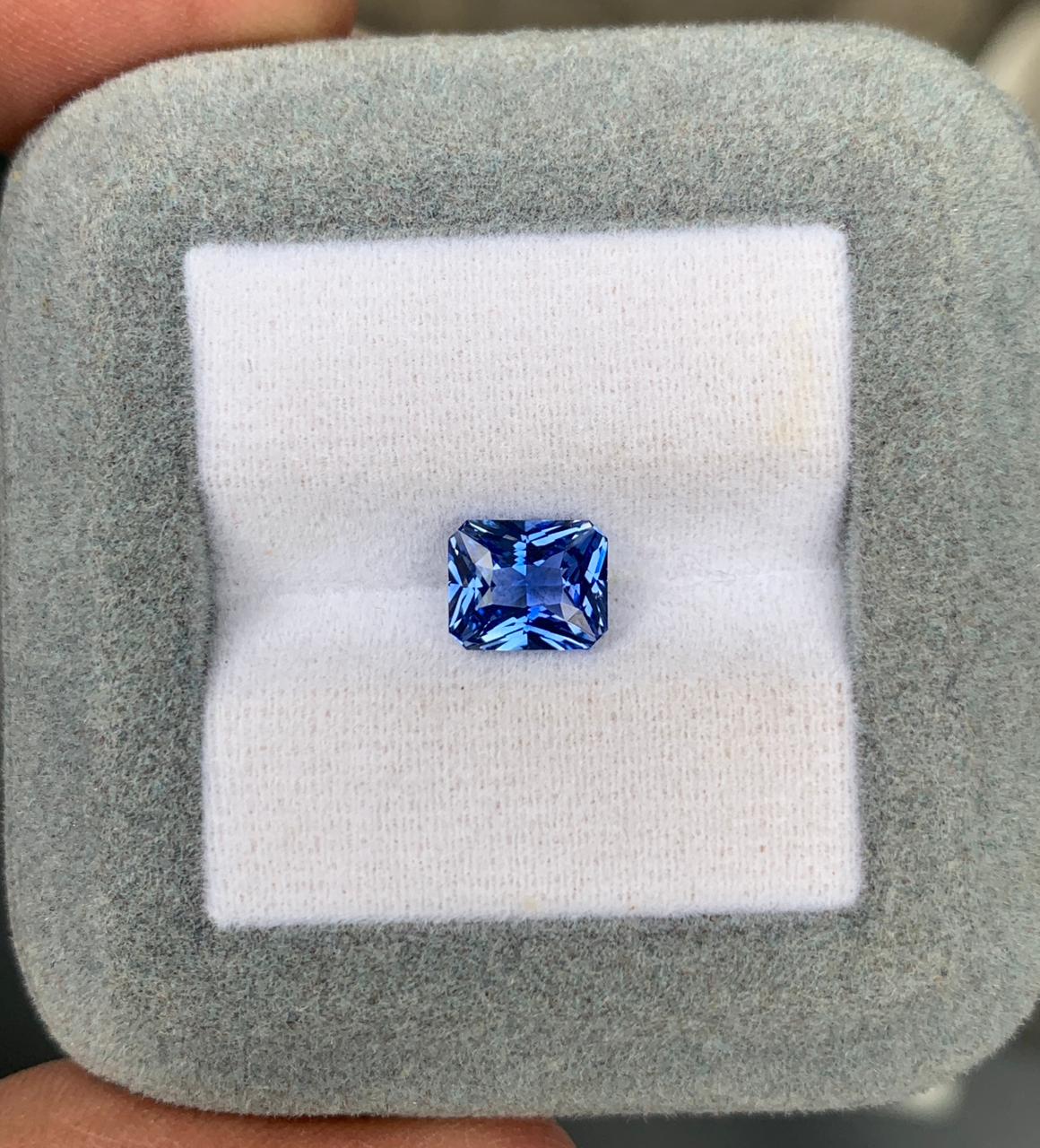 Saphir Bleu Rectangle de 2,05ct - vue principale