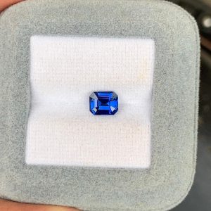 Saphir Bleu Rectangle de 1,55ct - vue principale