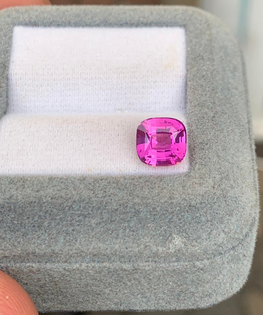 Saphir Rose Coussin de 2,68ct