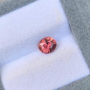Saphir Padparadscha Ovale de 1,08ct