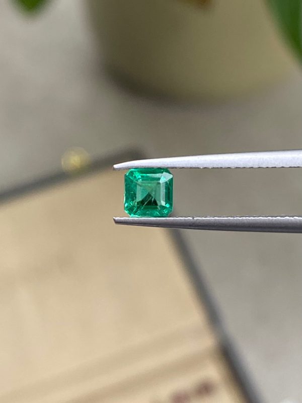 Emeraude de Zambie Rectangle de 0,49ct - vue principale