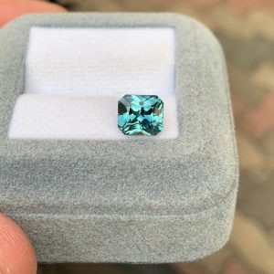 Saphir Vert Radiant de 3,10ct