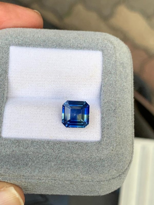 Saphir Bicolore Carré de 3,55ct - vue principale