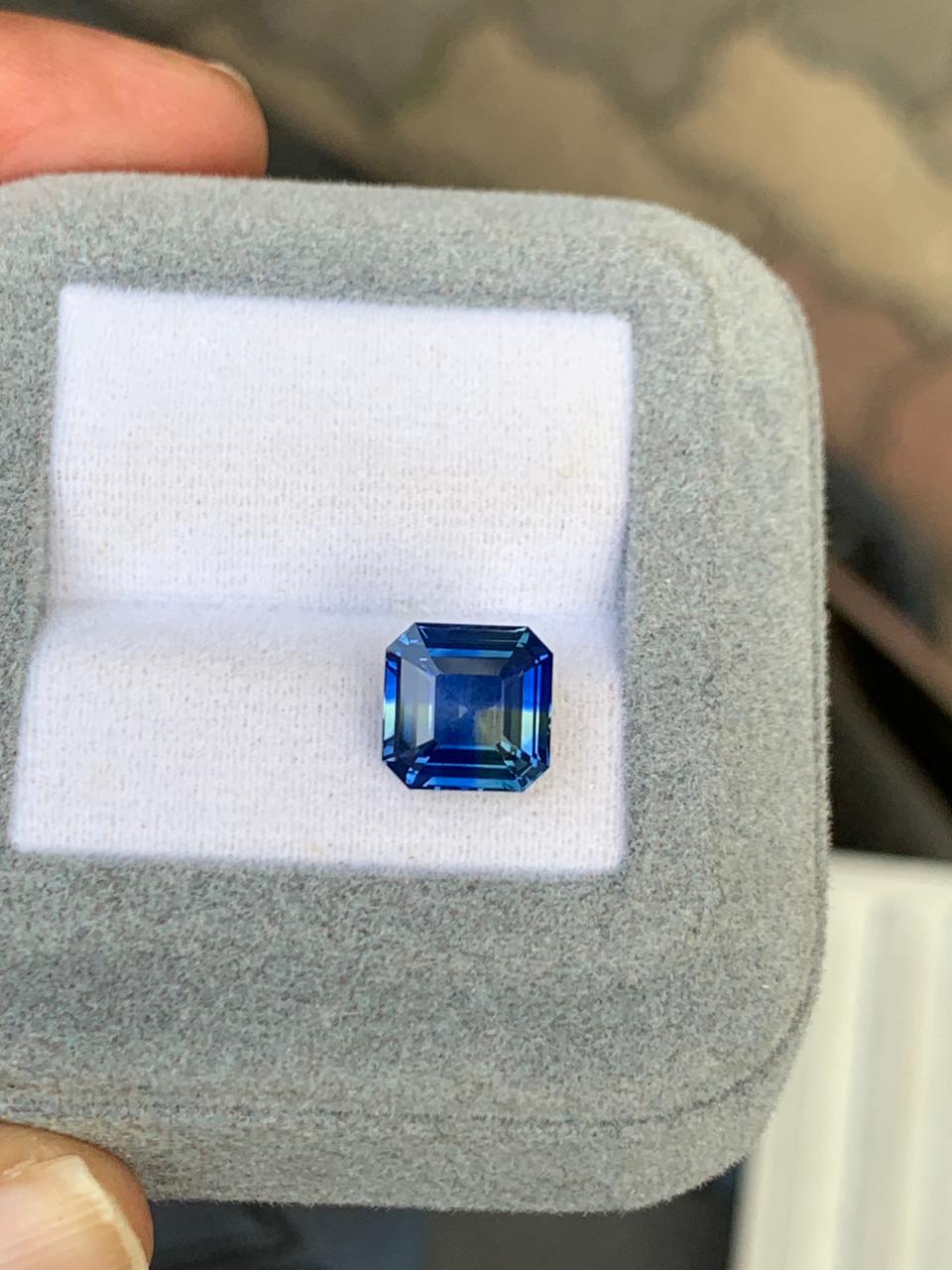 Saphir Bicolore Carré de 3,55ct - vue principale