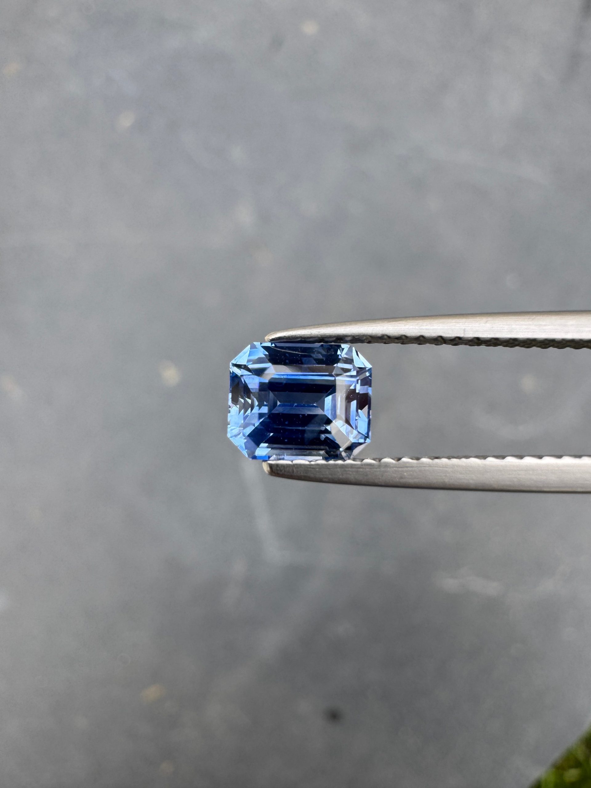 Saphir Bleu Rectangle de 1,60ct - vue principale
