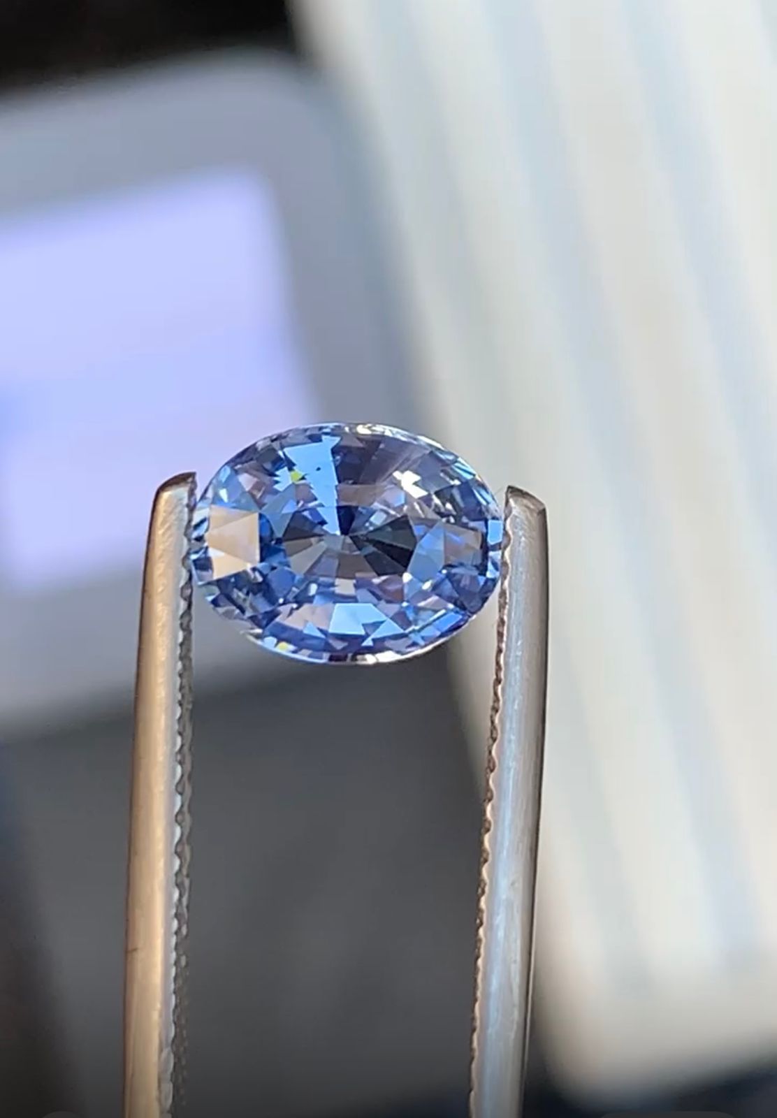 Saphir Bleu Ovale de 2,15ct - vue principale