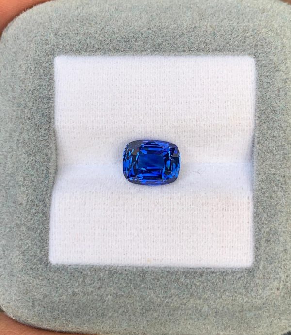 Saphir Bleu Coussin de 3,02ct - vue principale