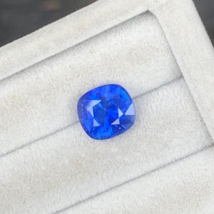 Saphir Bleu Coussin de 5,12ct - vue principale