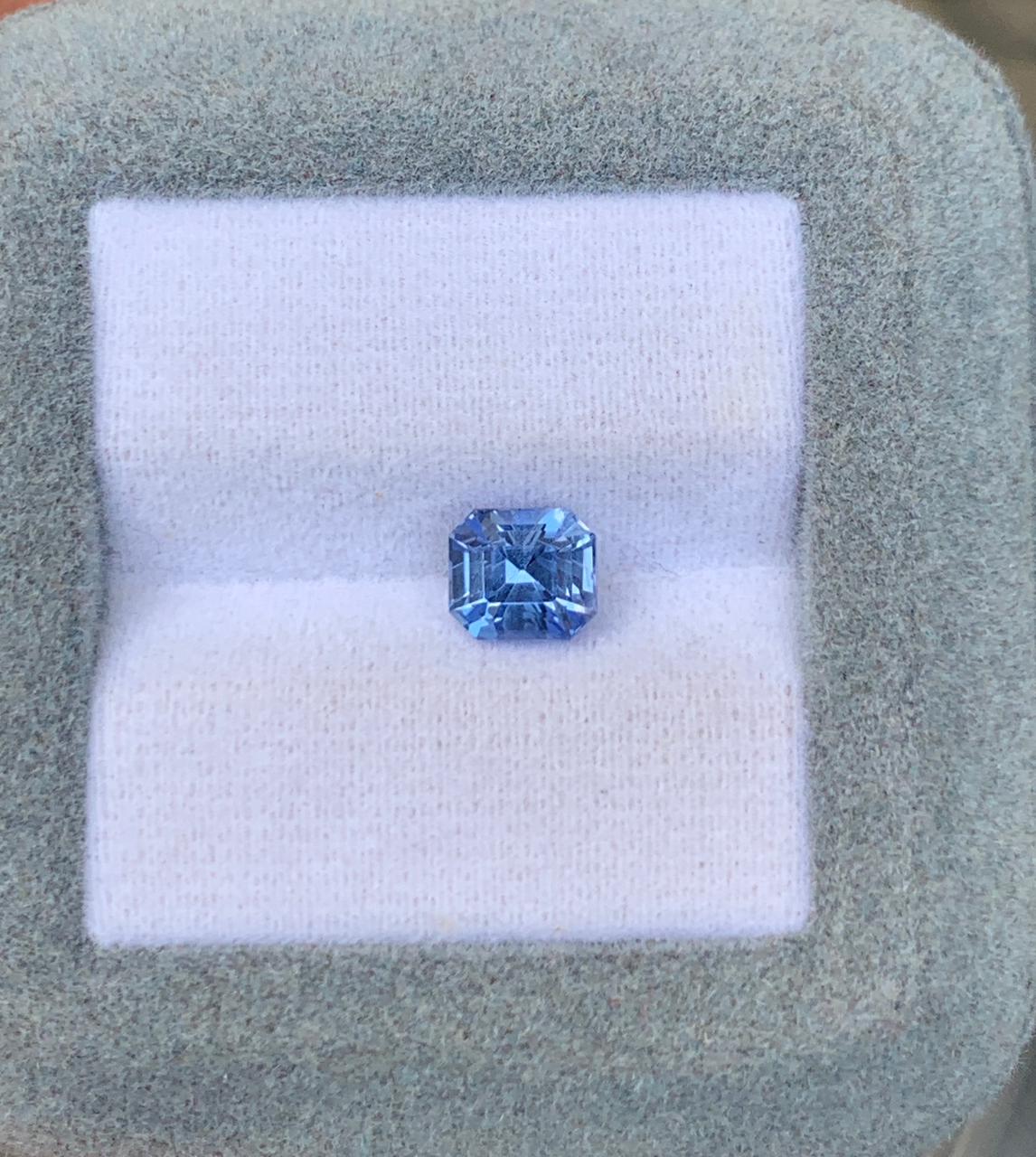 Saphir Bleu Carré de 1,55ct - vue principale