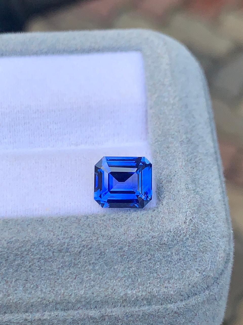 Saphir Bleu Rectangle de 2,55ct - vue principale