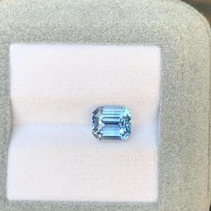 Saphir Bleu Rectangle de 3,04ct - vue principale