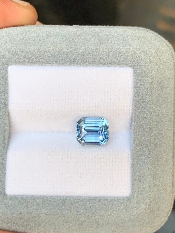 Saphir Bleu Rectangle de 3,04ct - vue principale
