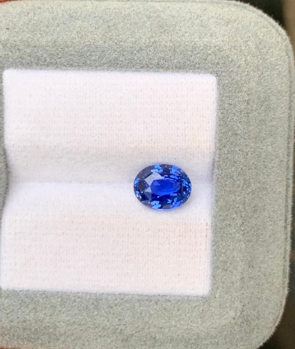 Saphir Bleu Ovale de 2,29ct - vue principale