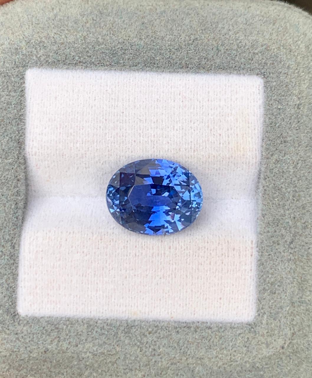 Saphir Bleu Ovale de 6,80ct - vue principale