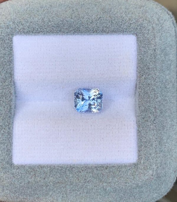 Saphir Bleu Rectangle de 2,10ct - vue principale