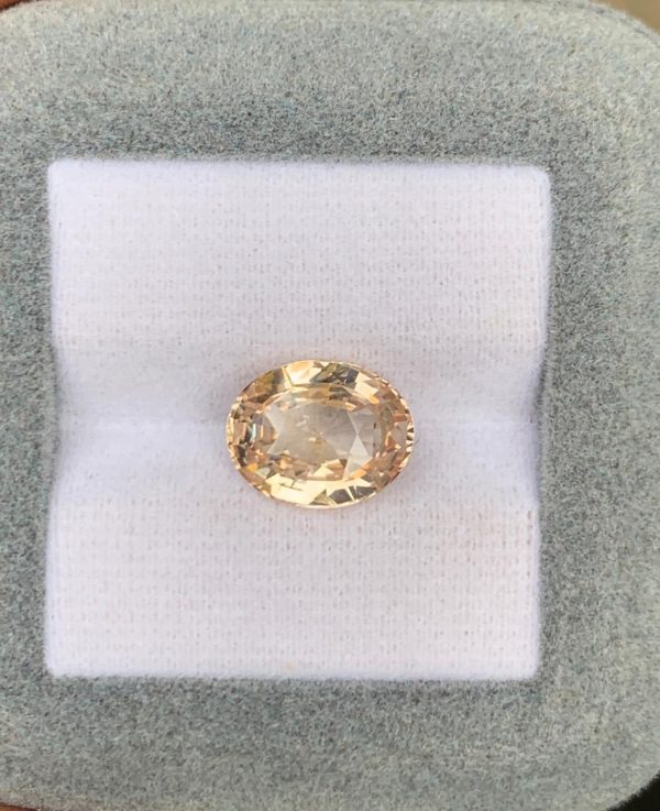 Saphir Padparadscha Ovale de 5ct - vue principale