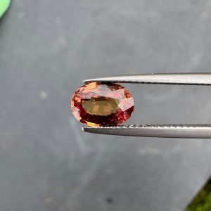 Saphir Padparadscha Ovale de 1,73ct - vue principale
