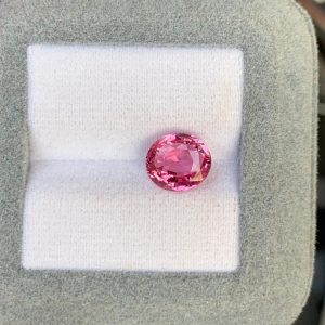 Saphir Padparadscha Ovale de 4ct - vue principale