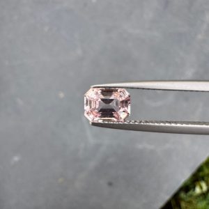 Saphir Padparadscha Rectangle de 1,52ct - vue principale