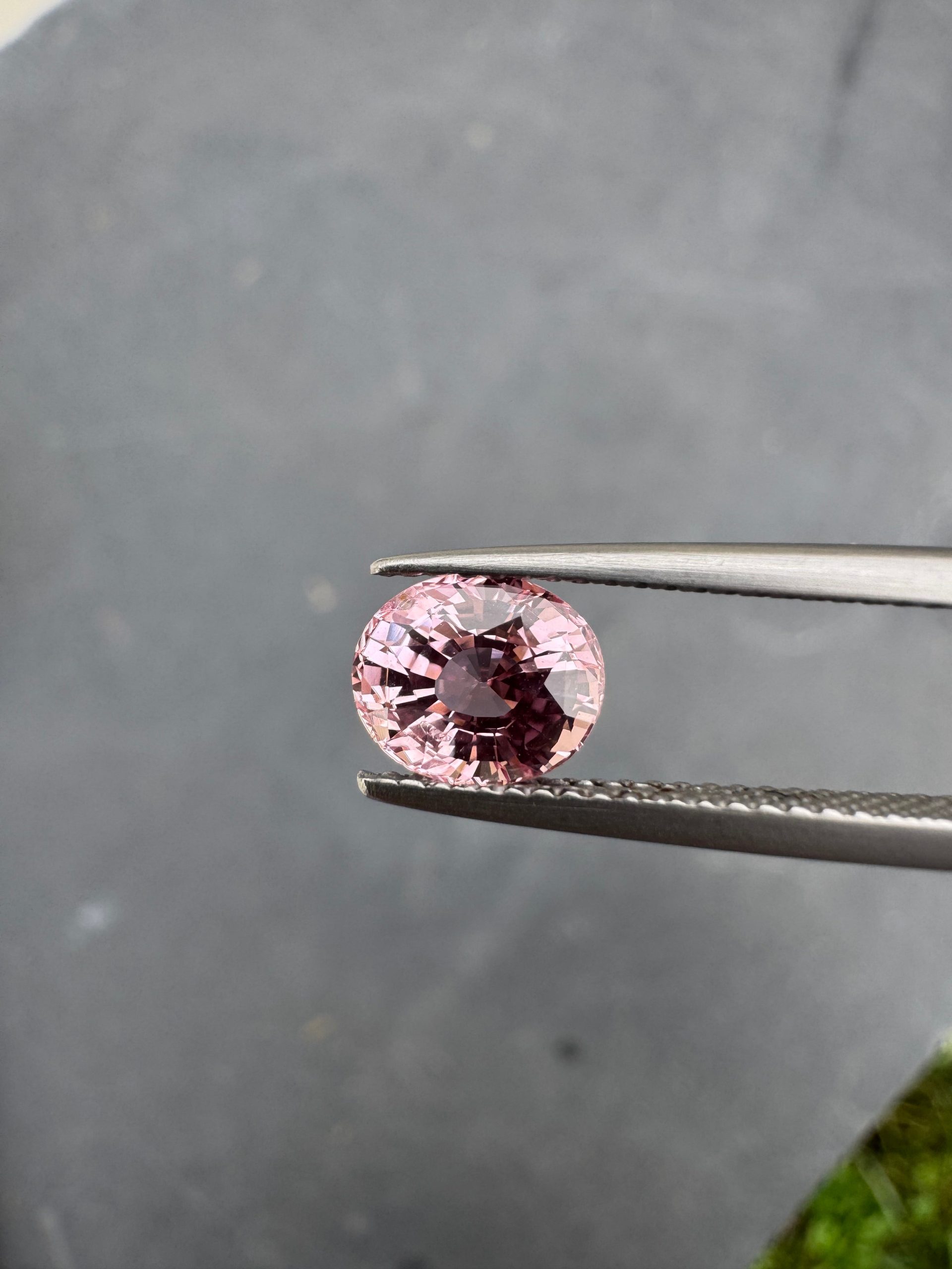 Saphir Padparadscha Ovale de 2,07ct - vue principale