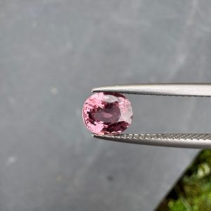 Saphir Rose Ovale de 1,58ct - vue principale