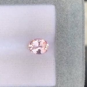 Saphir Rose Ovale de 1,53ct - vue principale