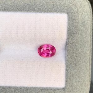 Saphir Rose Ovale de 1,62ct - vue principale