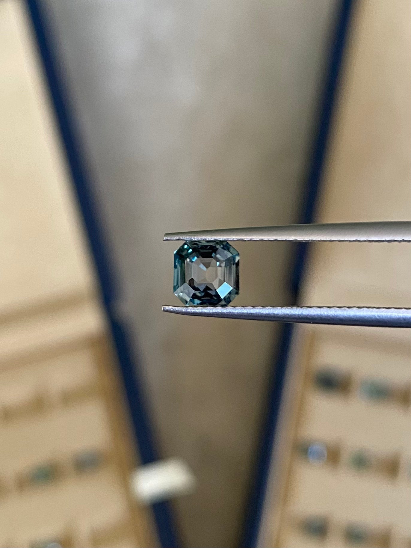 Saphir Teal Carré de 1,45ct - vue principale