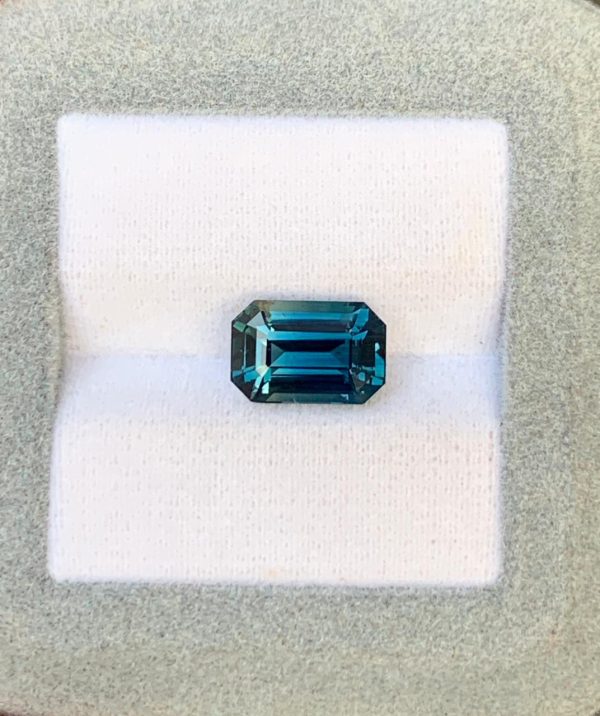 Saphir Teal Rectangle de 4,10ct - vue principale