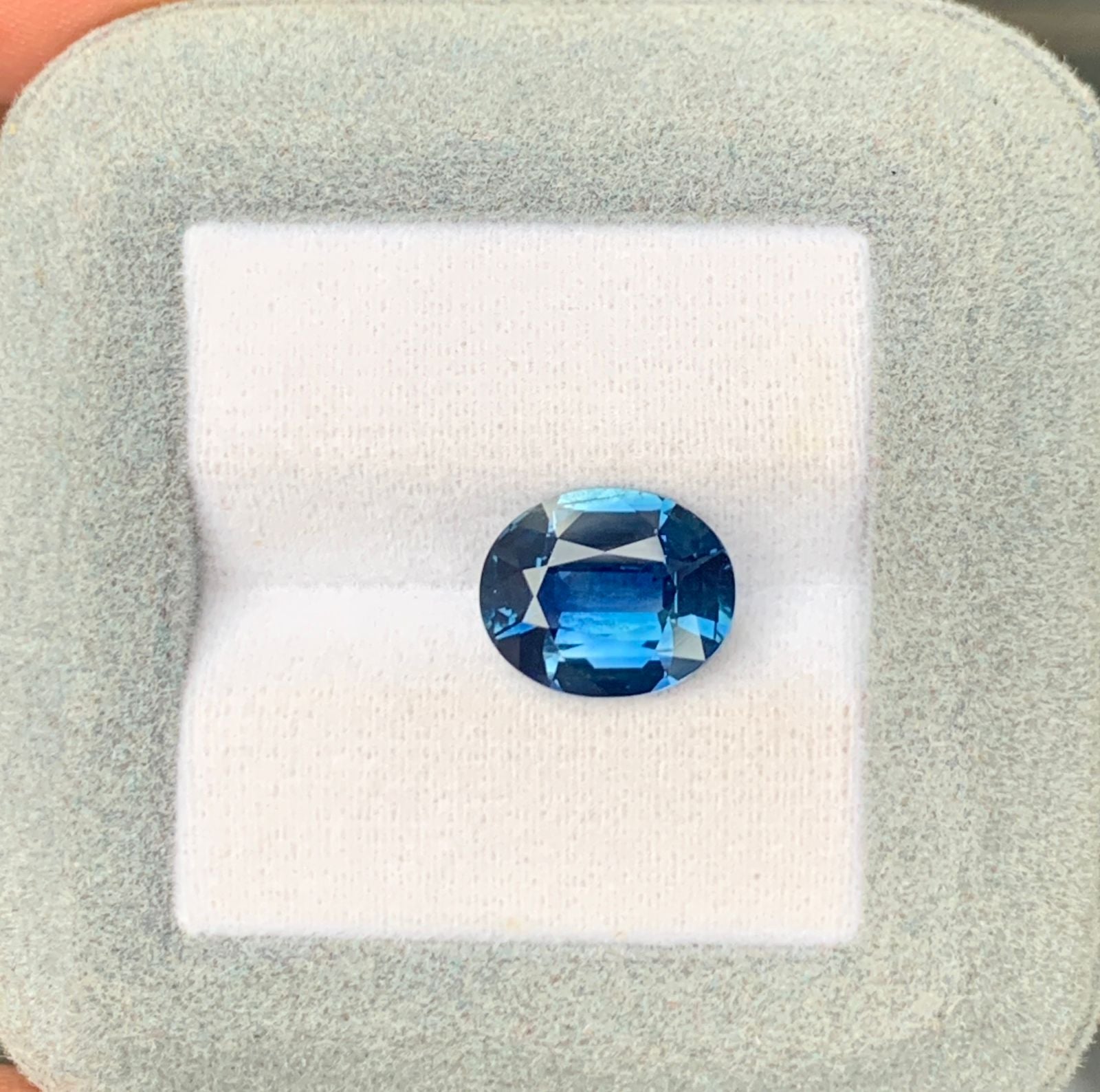 Saphir Teal Ovale de 5ct - vue principale