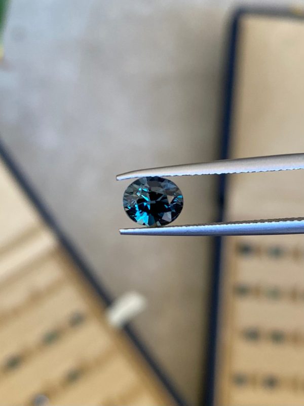 Saphir Teal Ovale de 1,53ct - vue principale