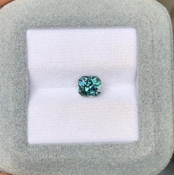 Saphir Teal Rectangle de 1,56ct - vue principale