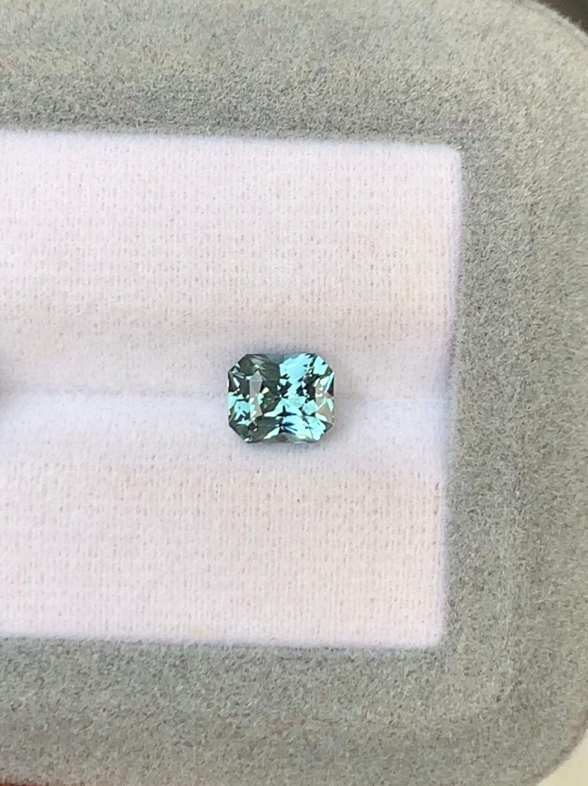 Saphir Teal Rectangle de 1,62ct - vue principale