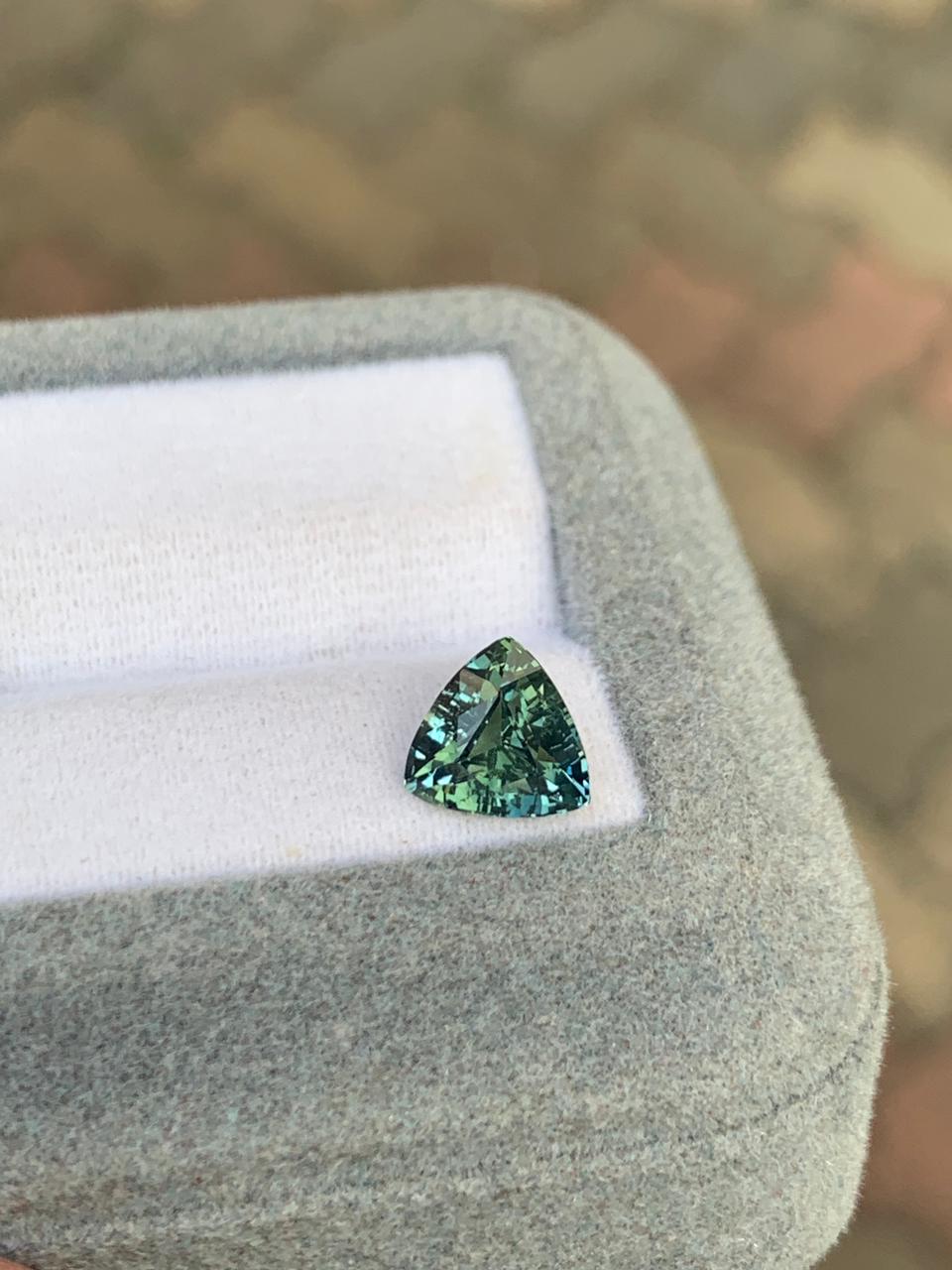 Saphir Teal Fantaisie de 2,10ct - vue principale