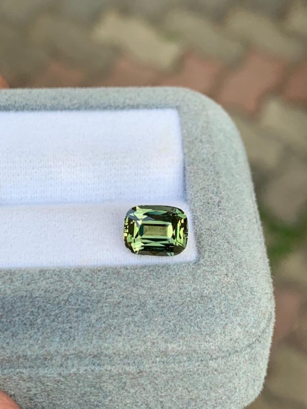 Saphir Vert Coussin de 3,25ct - vue principale