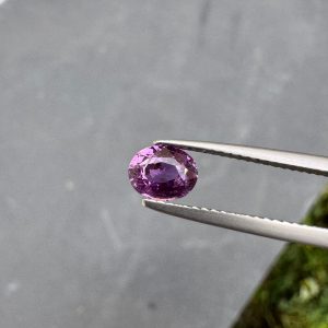 Saphir Violet Ovale de 1,05ct - vue principale