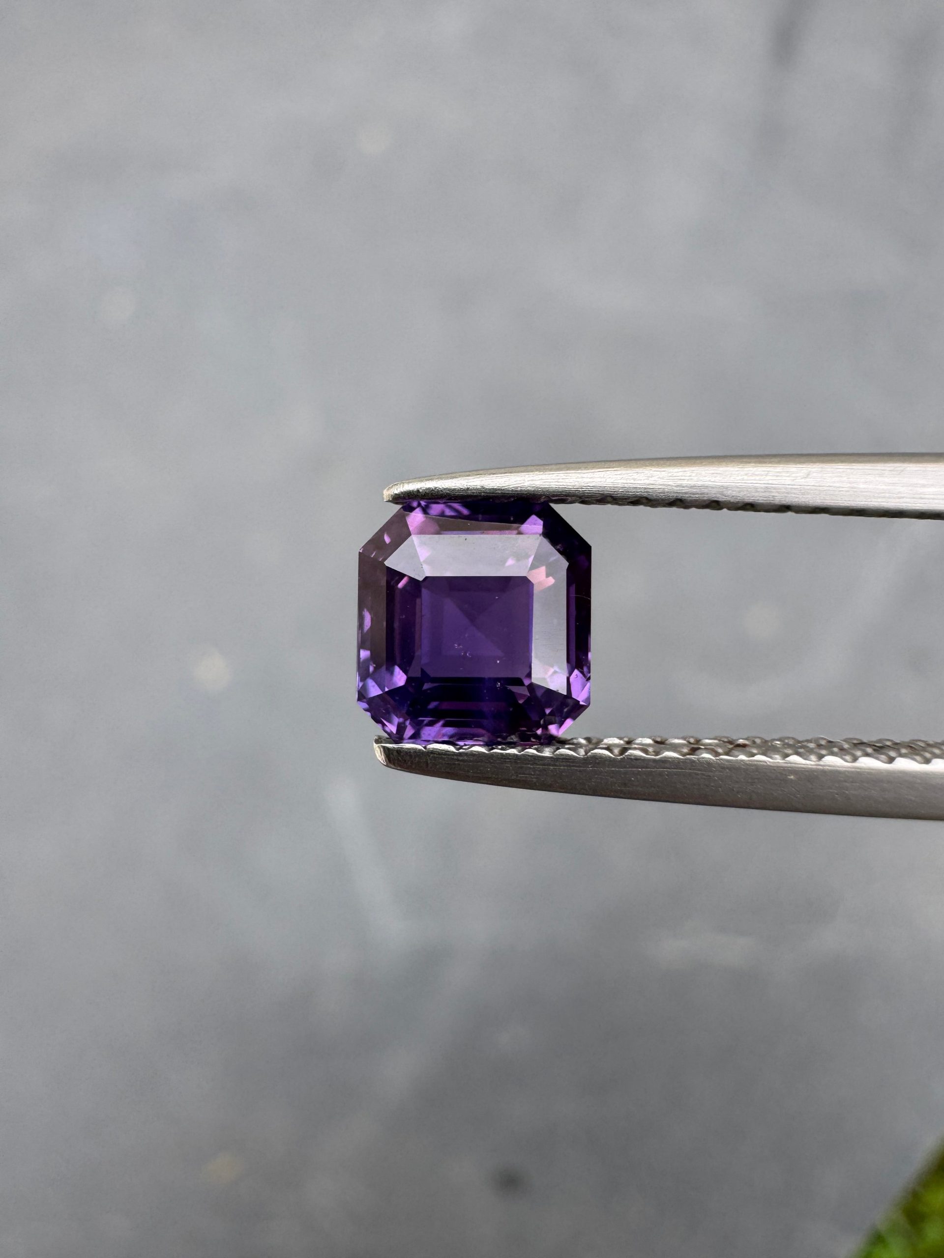 Saphir Violet Carré de 1,65ct - vue principale