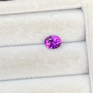 Saphir Violet Ovale de 1,15ct - vue principale