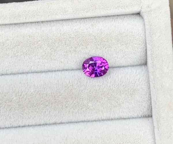 Saphir Violet Ovale de 1,15ct - vue 2