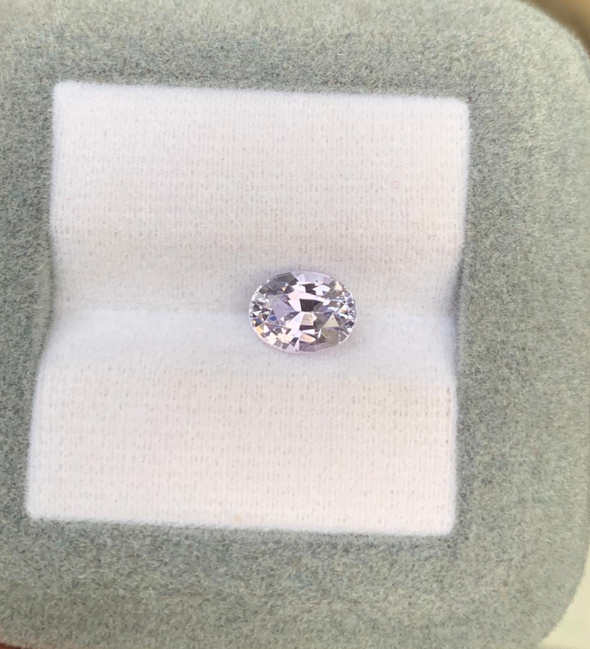 Saphir Violet Ovale de 1,80ct - vue principale