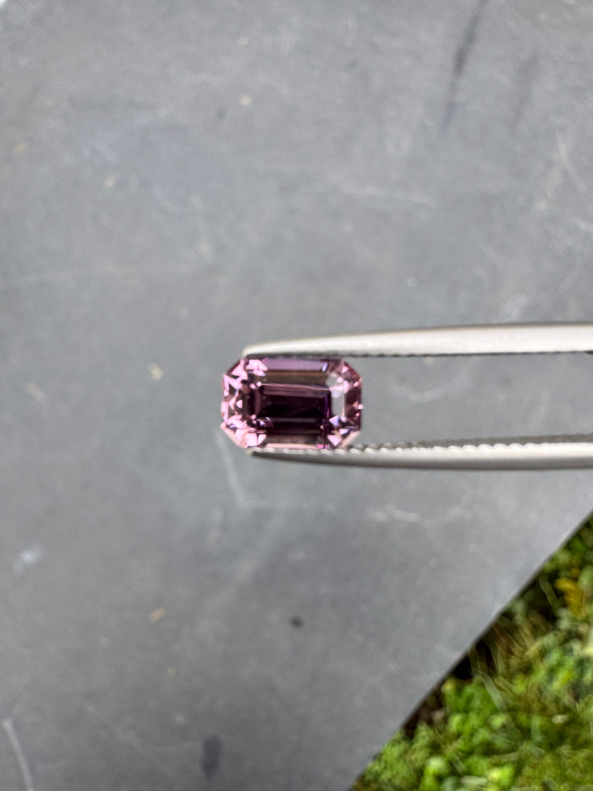 Spinelle Rose Rectangle de 1,75ct - vue principale