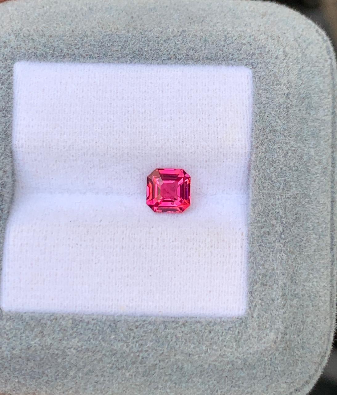 Spinelle Rose Rectangle de 1,02ct - vue 2