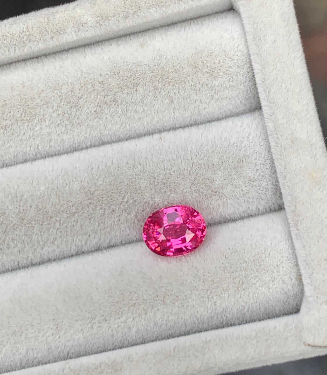 Spinelle Rose Ovale de 1,60ct - vue principale